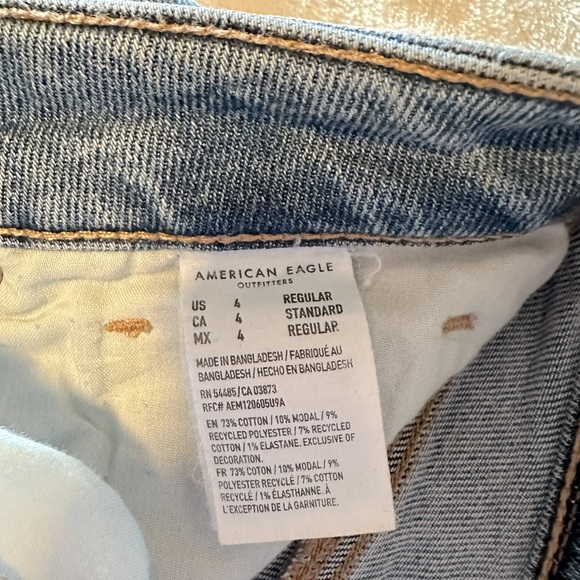 American Eagle High Rise Mom Jeans Size 4 - Picture 4 of 4